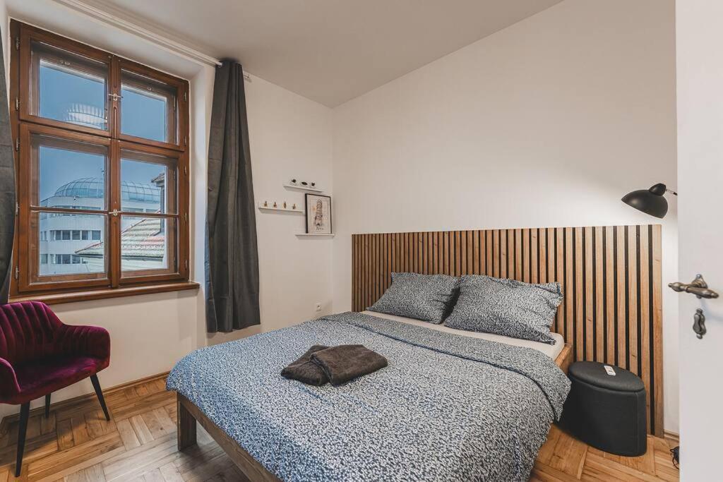 Carolina'S Yoga Apartment Hradec Kralove Exterior foto